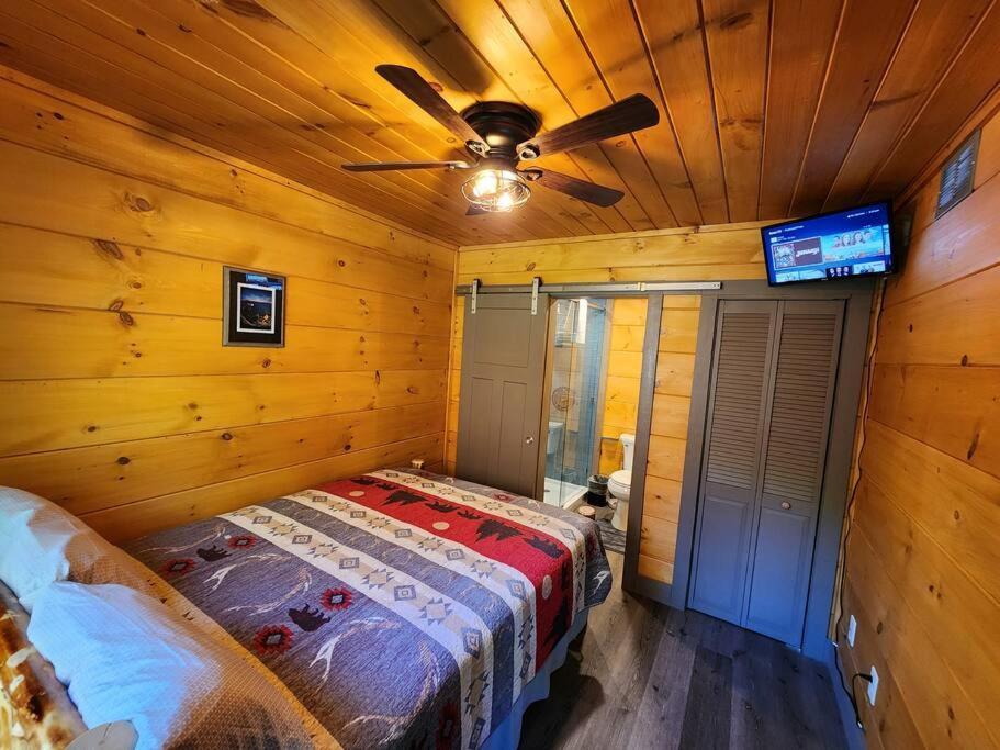Dancing Bear Cabin- Relax & Enjoy! * Sevierville