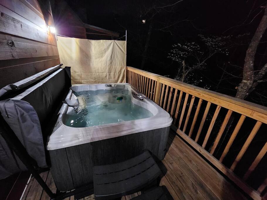 Holiday home Dancing Bear Cabin- Relax & Enjoy! Sevierville