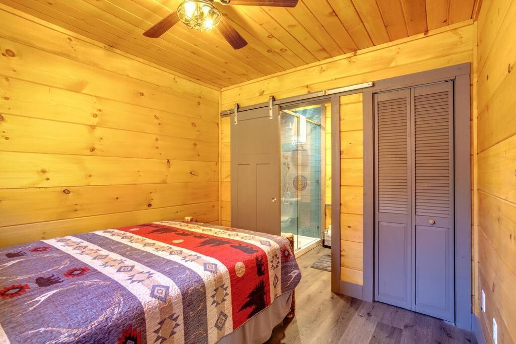 Dancing Bear Cabin- Relax & Enjoy! Sevierville