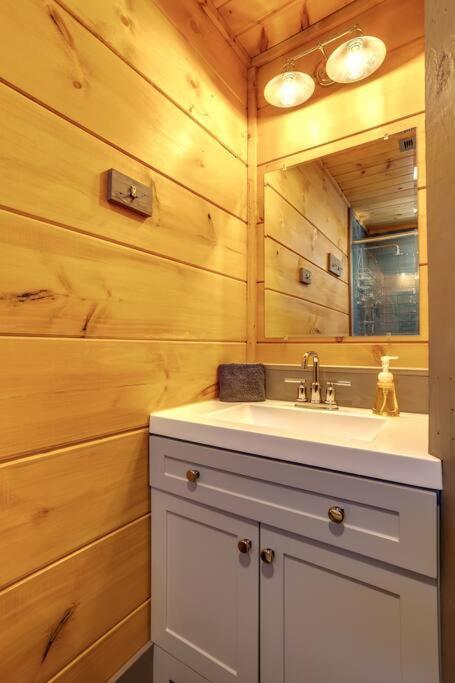 Holiday home Dancing Bear Cabin- Relax & Enjoy! *