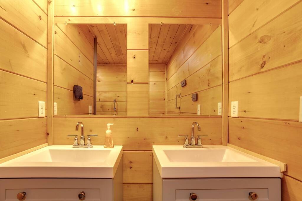 Holiday home Dancing Bear Cabin- Relax & Enjoy!