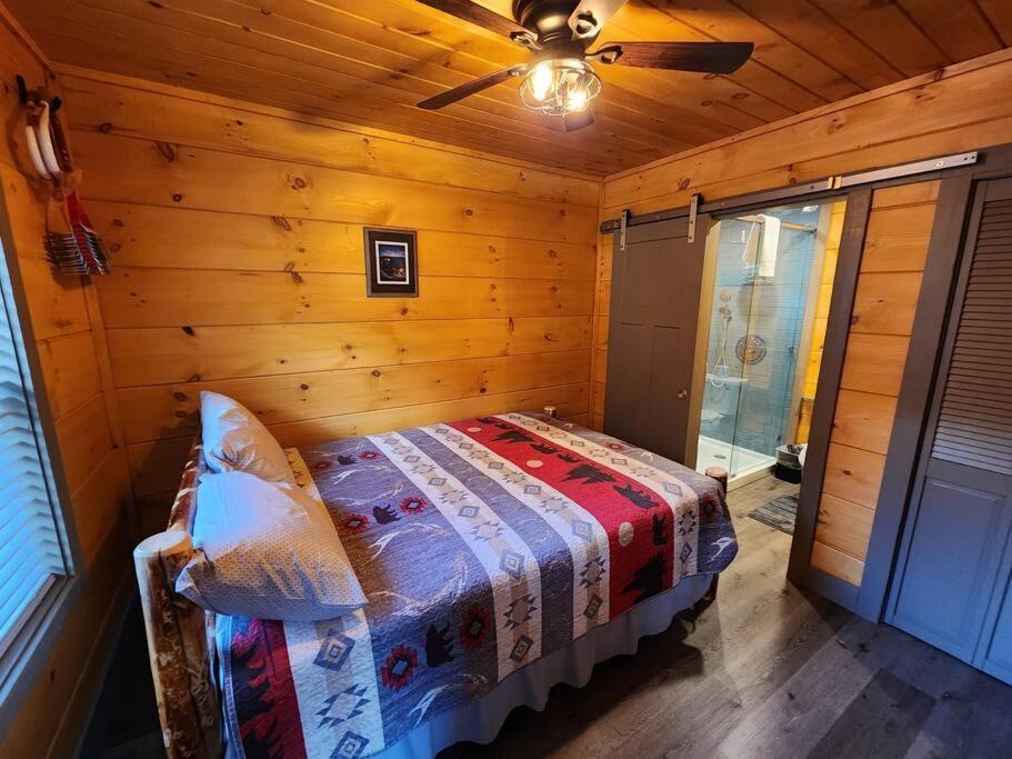Dancing Bear Cabin- Relax & Enjoy! *
