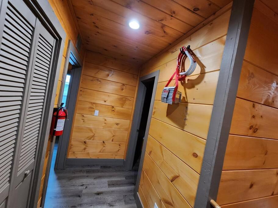 Dancing Bear Cabin- Relax & Enjoy!