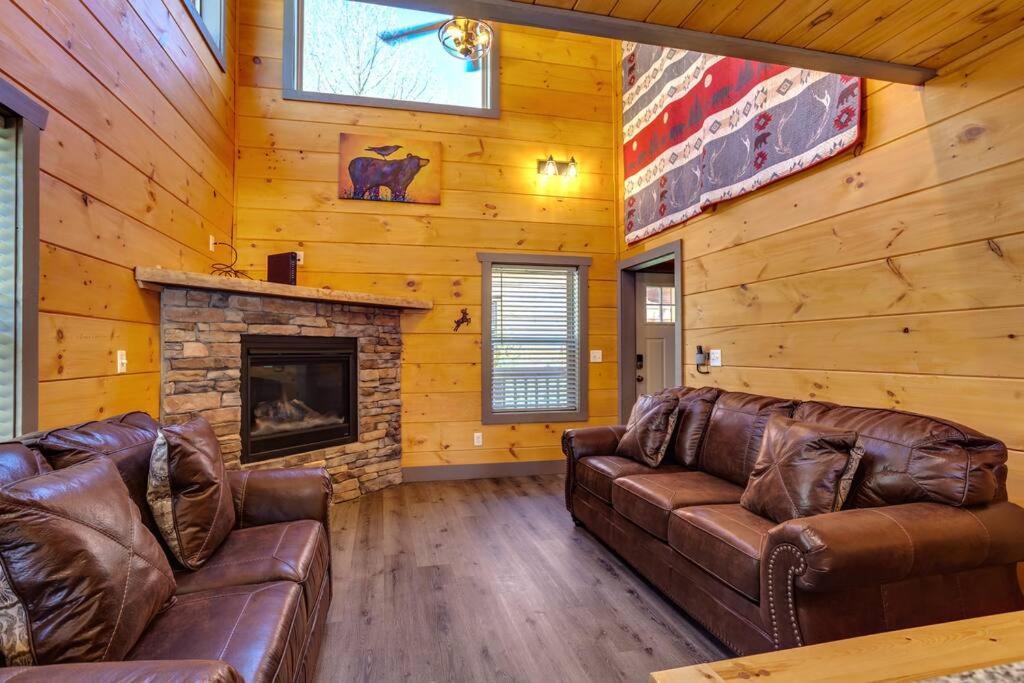 Dancing Bear Cabin- Relax & Enjoy! Holiday home *