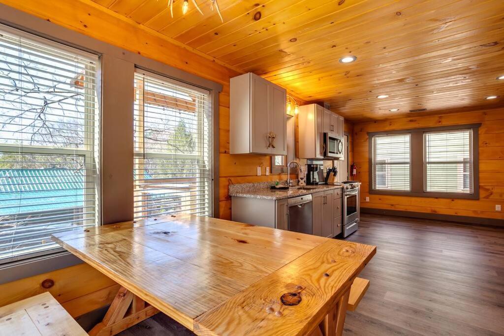 Holiday home Dancing Bear Cabin- Relax & Enjoy! Sevierville