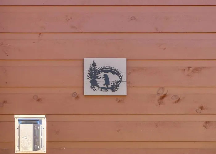 Dancing Bear Cabin- Relax & Enjoy!