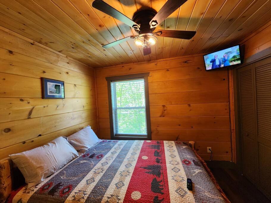Dancing Bear Cabin- Relax & Enjoy!