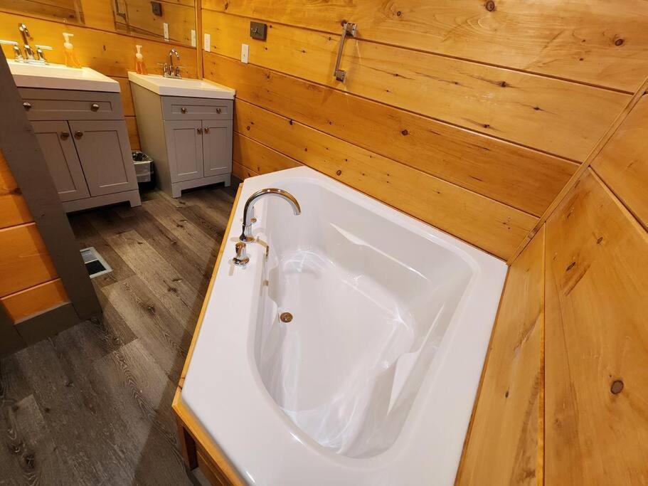 Dancing Bear Cabin- Relax & Enjoy! Sevierville