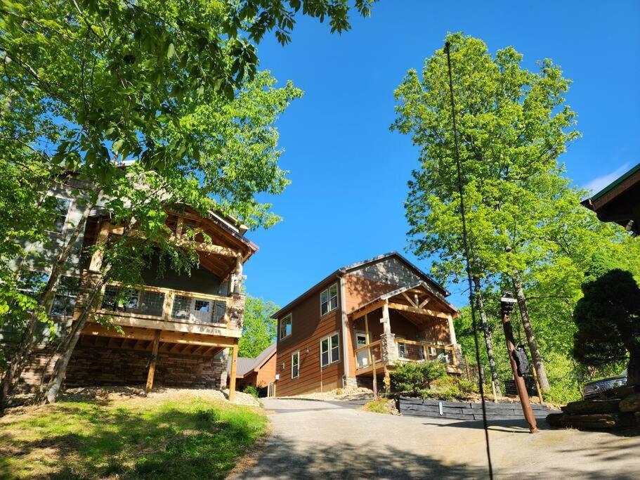 Dancing Bear Cabin- Relax & Enjoy!